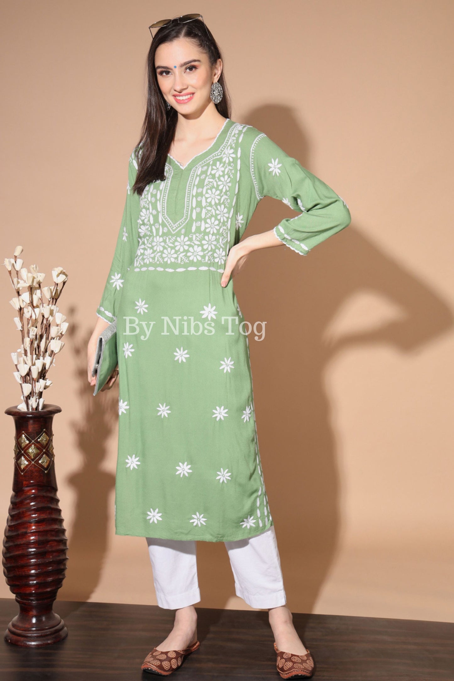 Women's Straight Lucknowi Chikankari Kurta Light Green Cotton