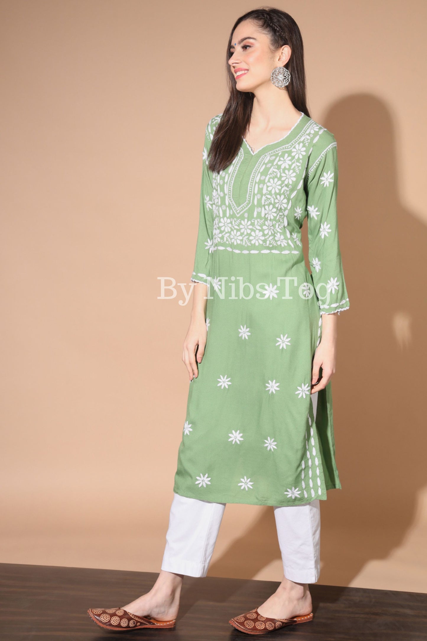 Women's Straight Lucknowi Chikankari Kurta Light Green Cotton