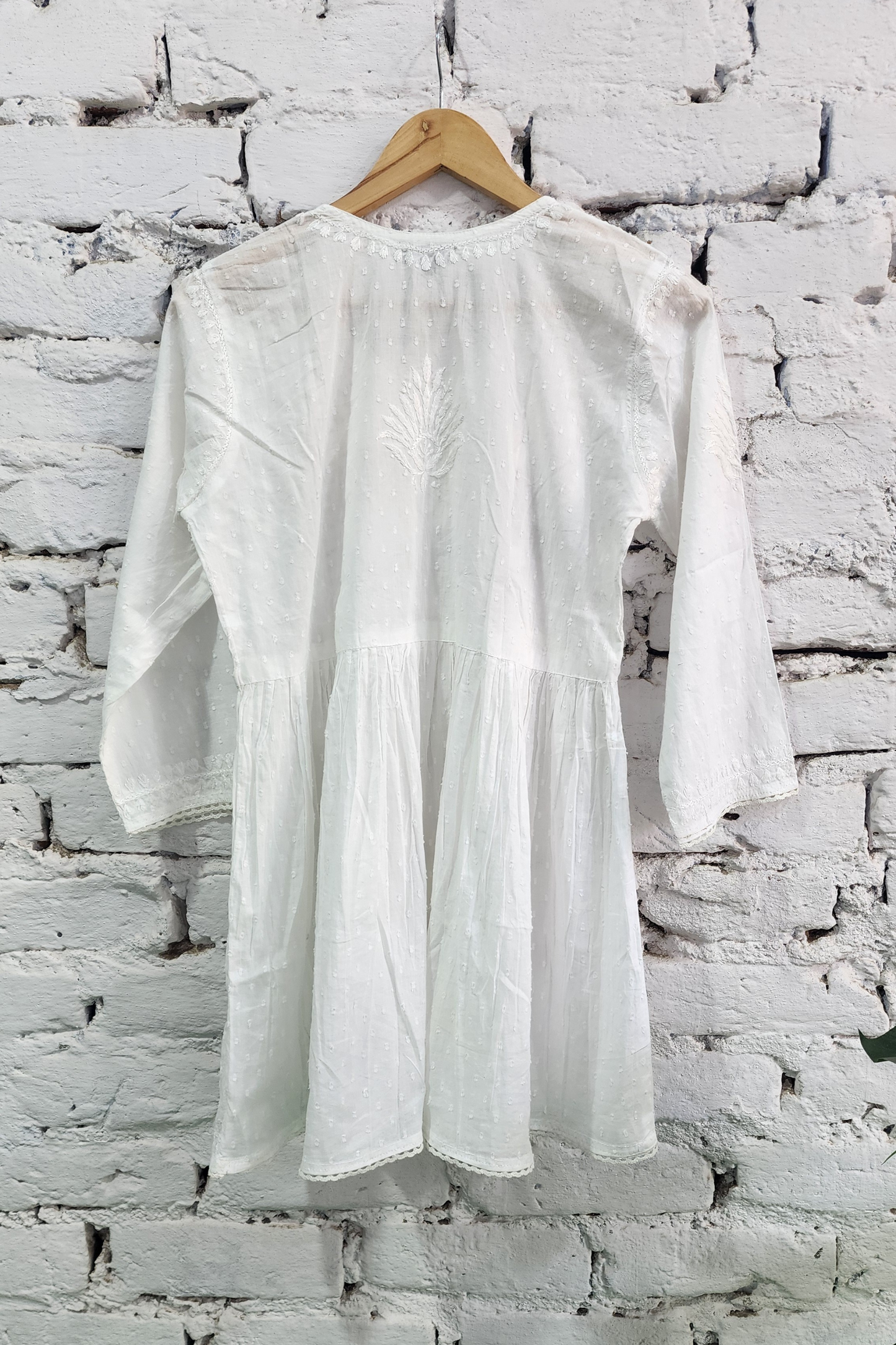 Ira Angrakha Chikankari Mulmul Cotton Short Kurta