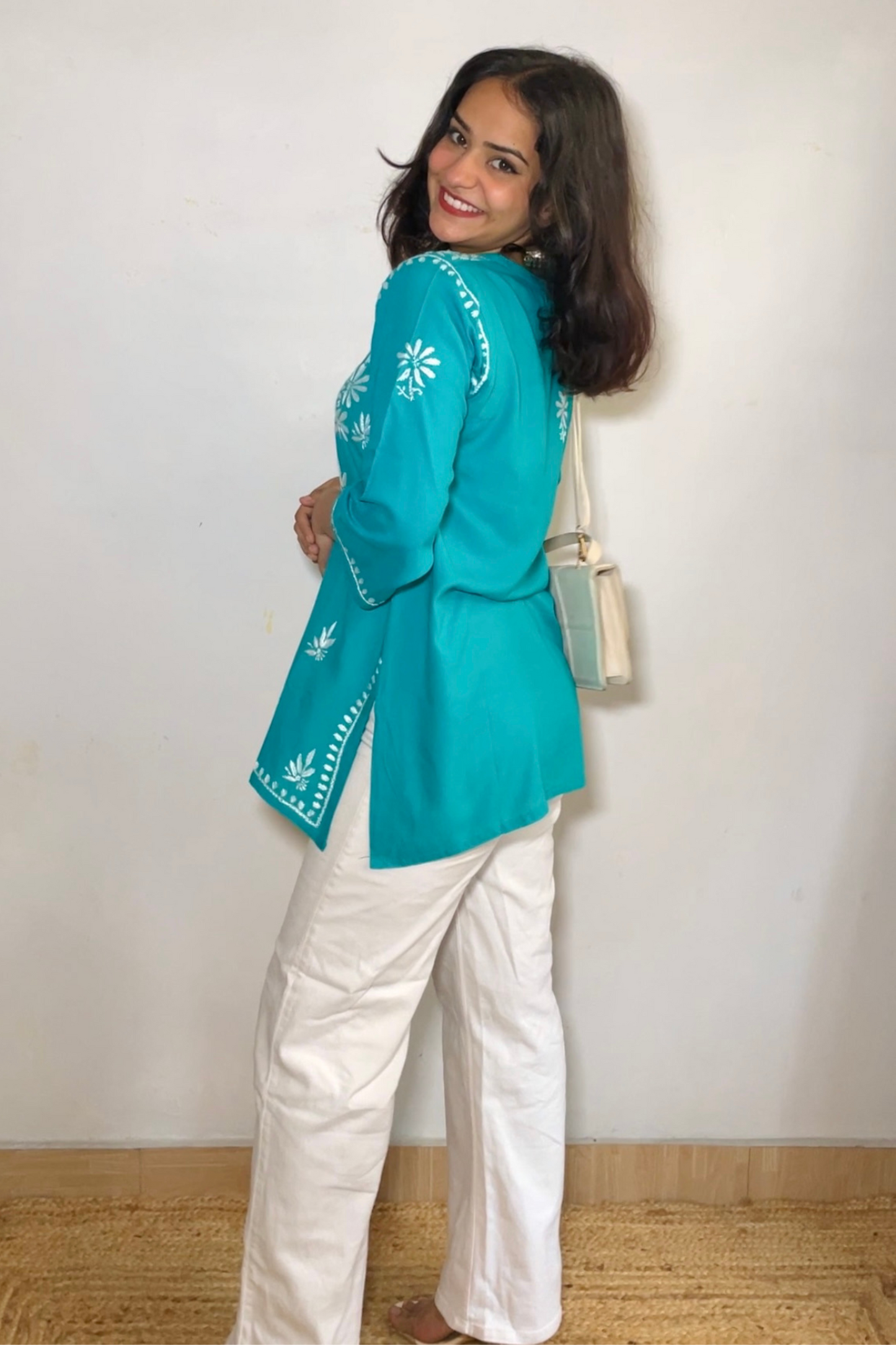 Isha Chikankari Short Kurta