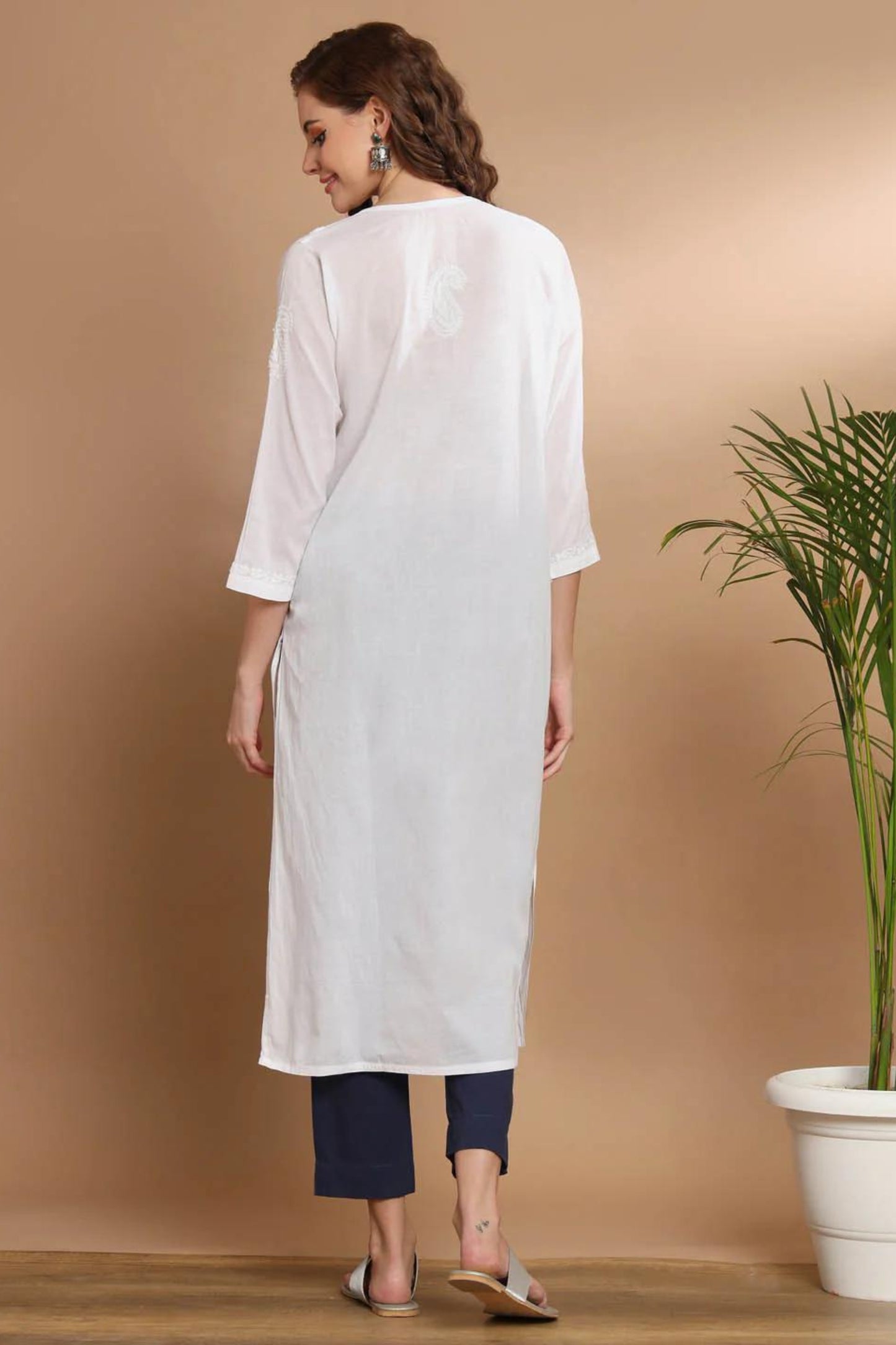 Rozana White Mulmul Cotton Chikankari Kurta