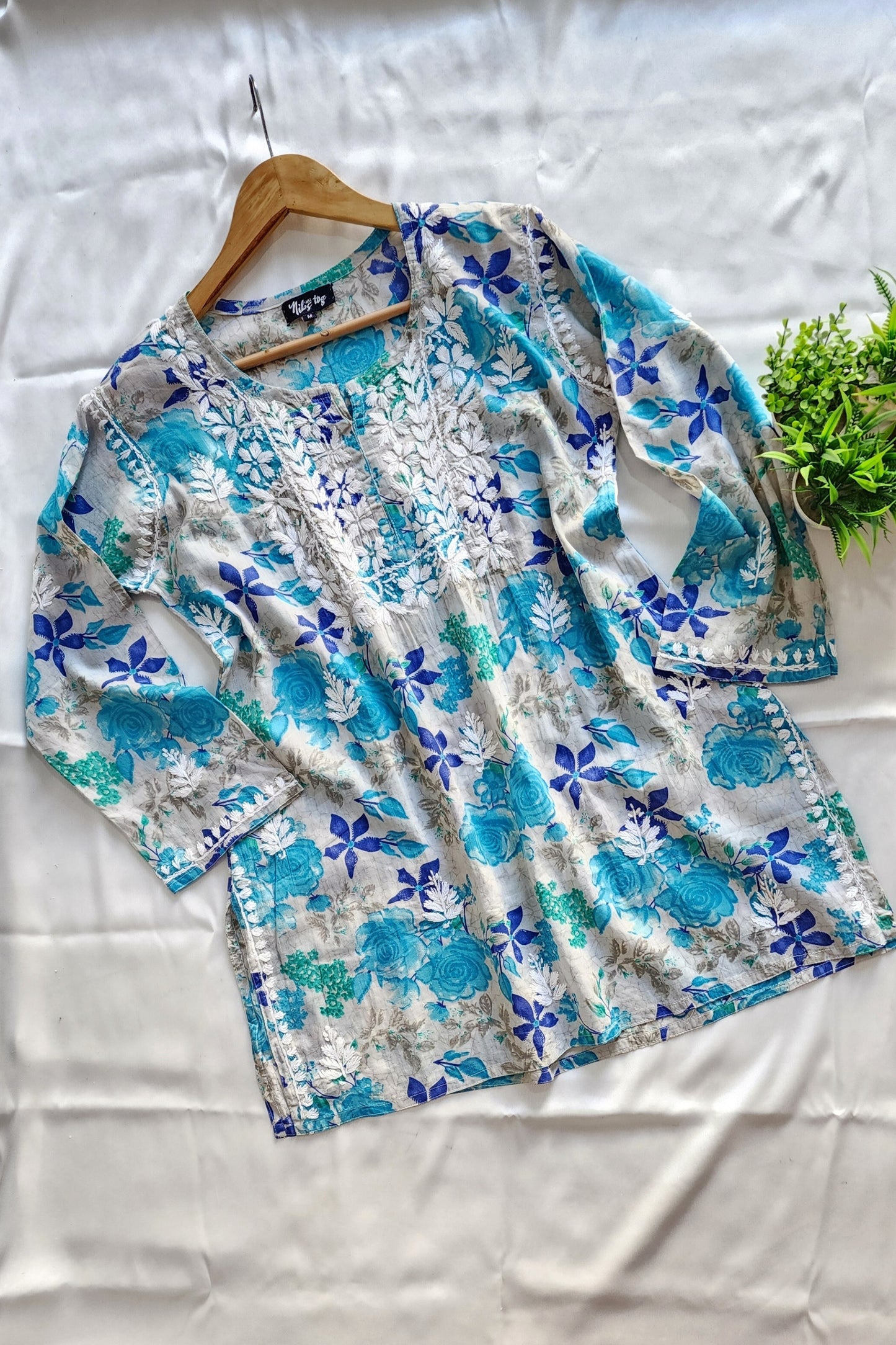 Meer Floral Print Mulmul Chikankari Short Kurta