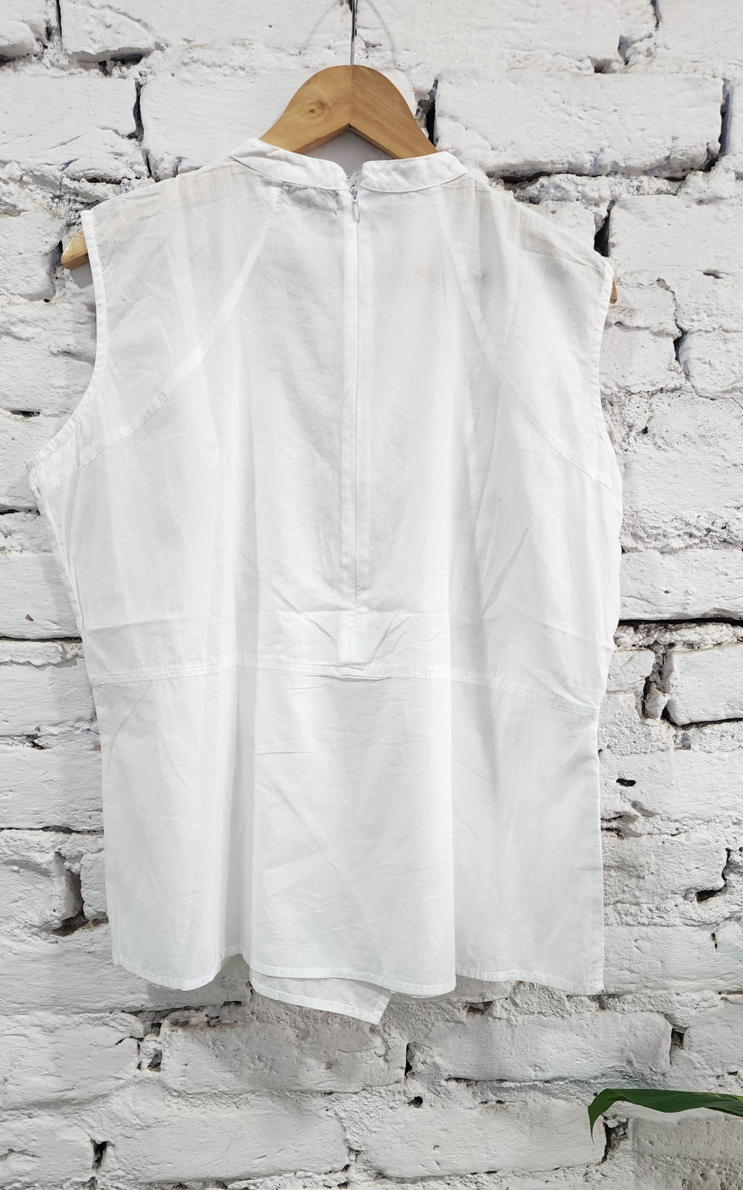 Diva White Chikankari Sleeveless Top