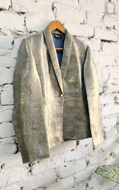 Grey and gold Banarasi brocade button-front blazer — image 11