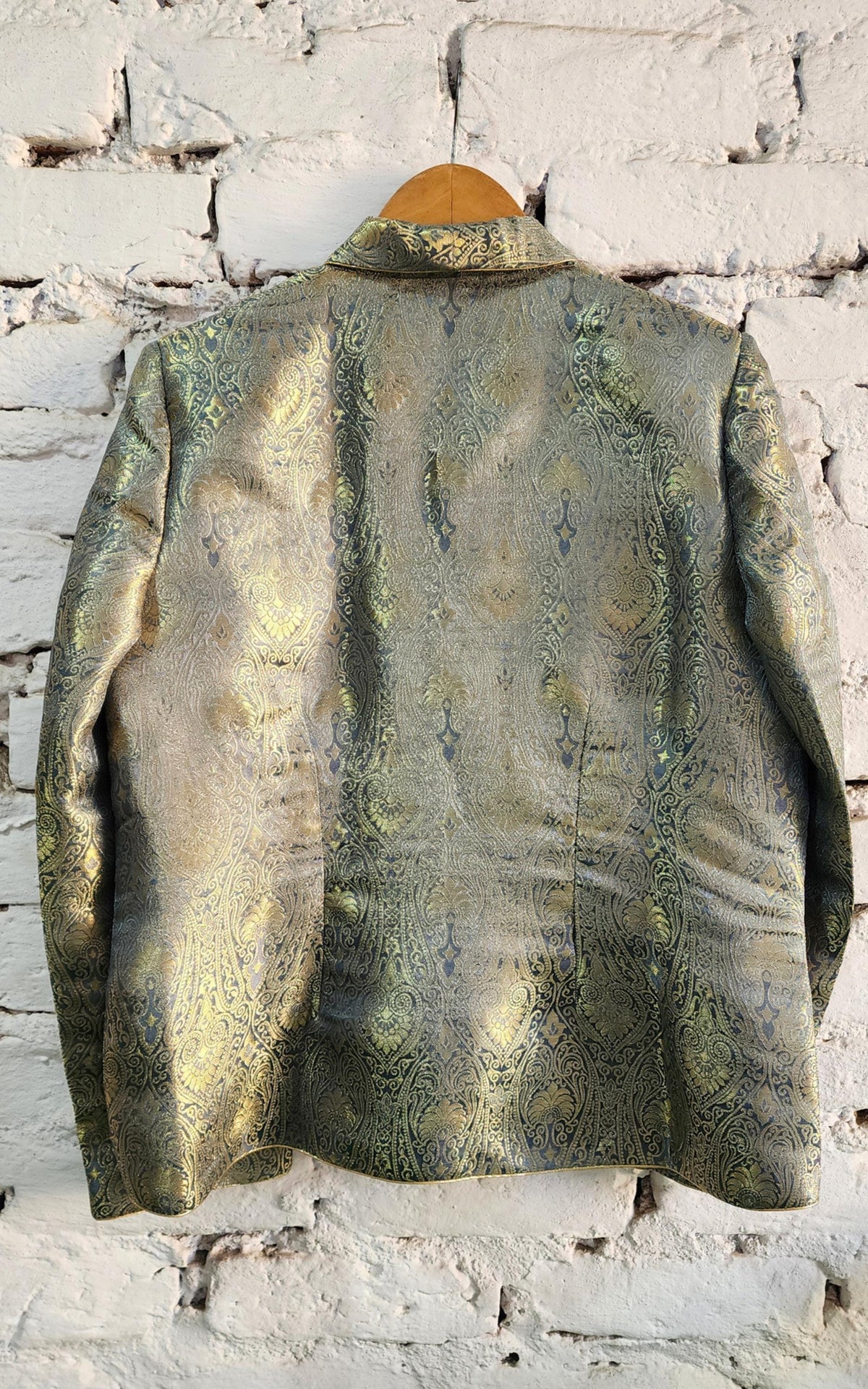 Grey and gold Banarasi brocade button-front blazer — image 12