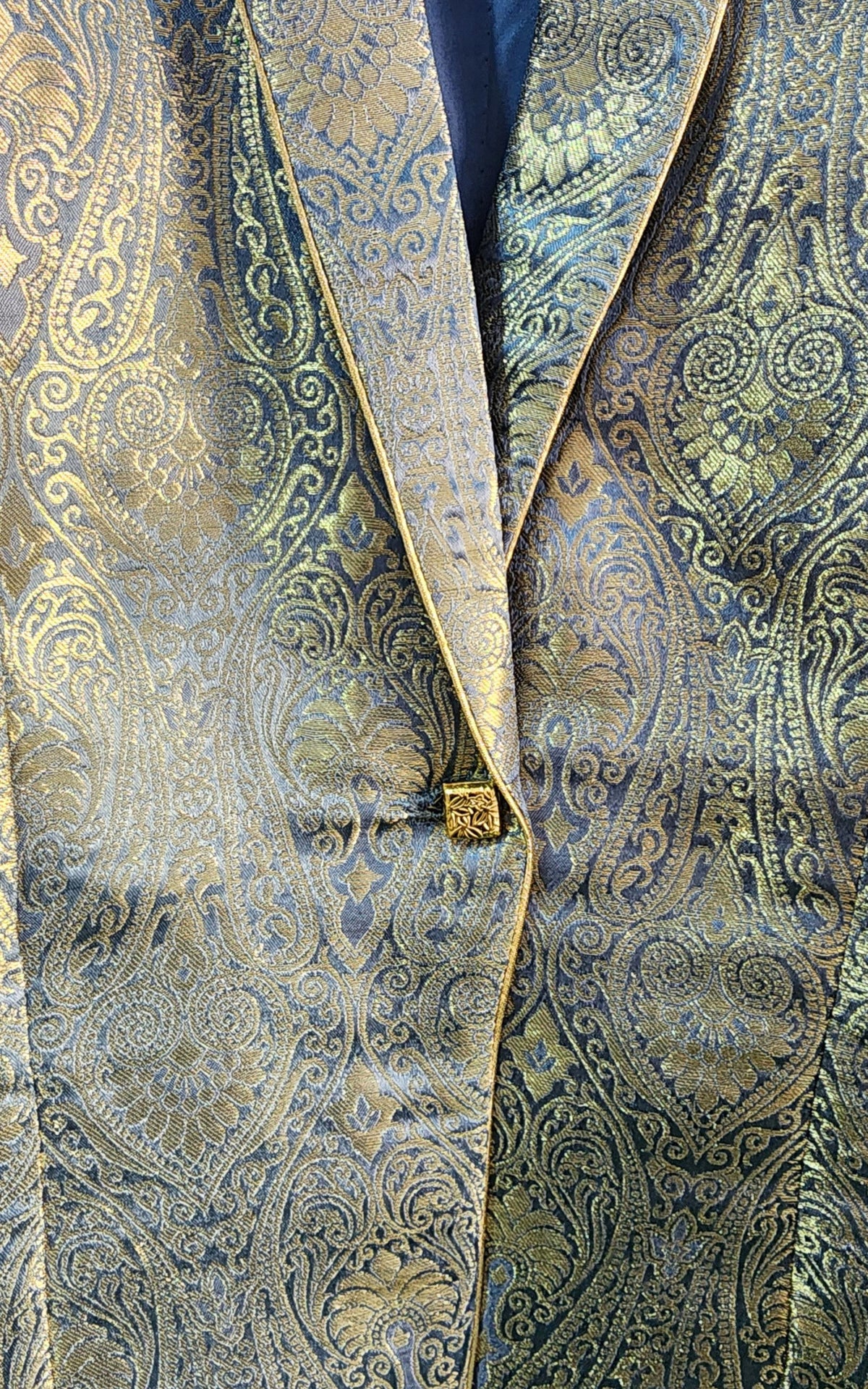 Grey and gold Banarasi brocade button-front blazer — image 14