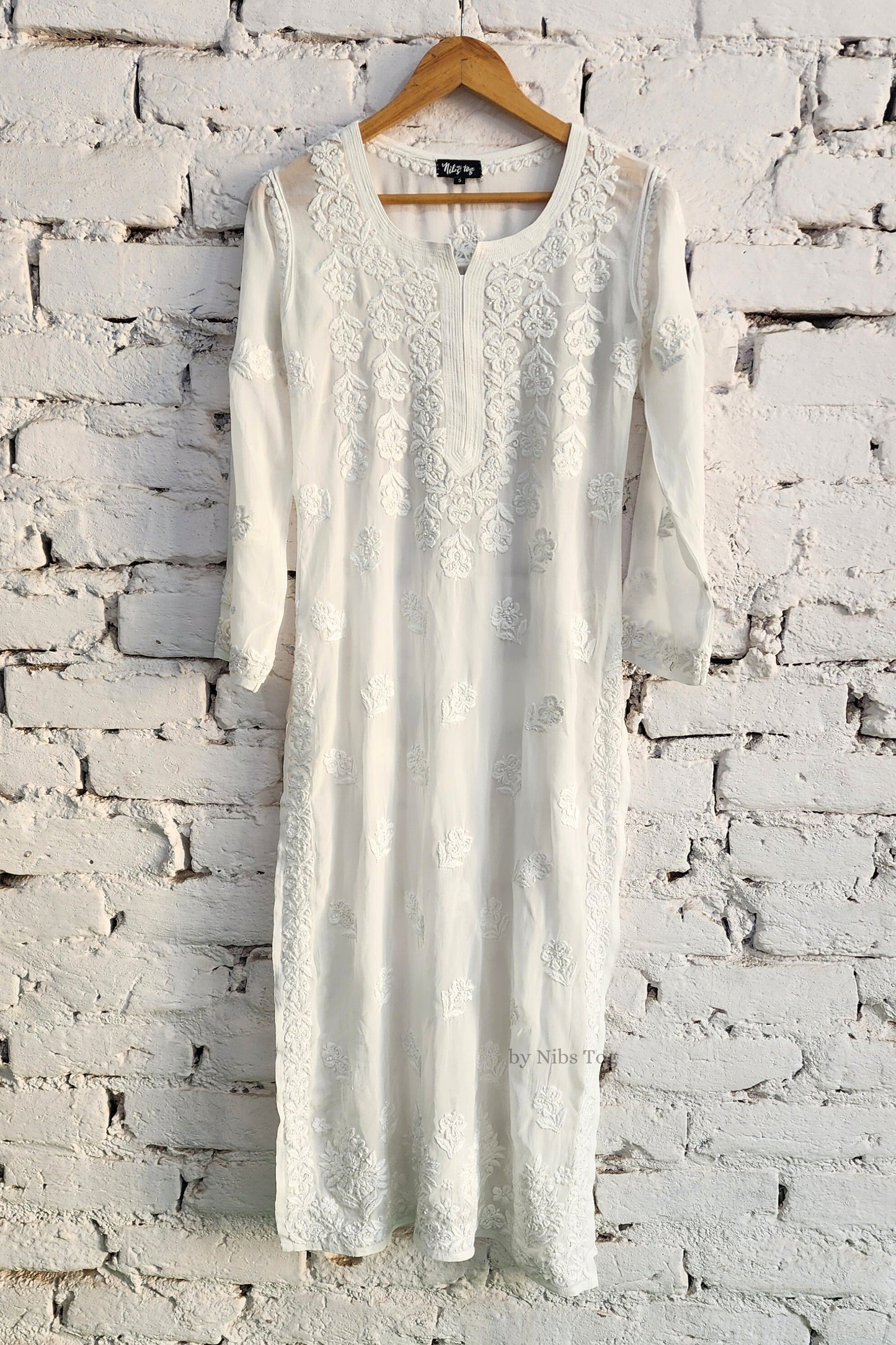 Adaya White Chikankari Kurta Set Georgette