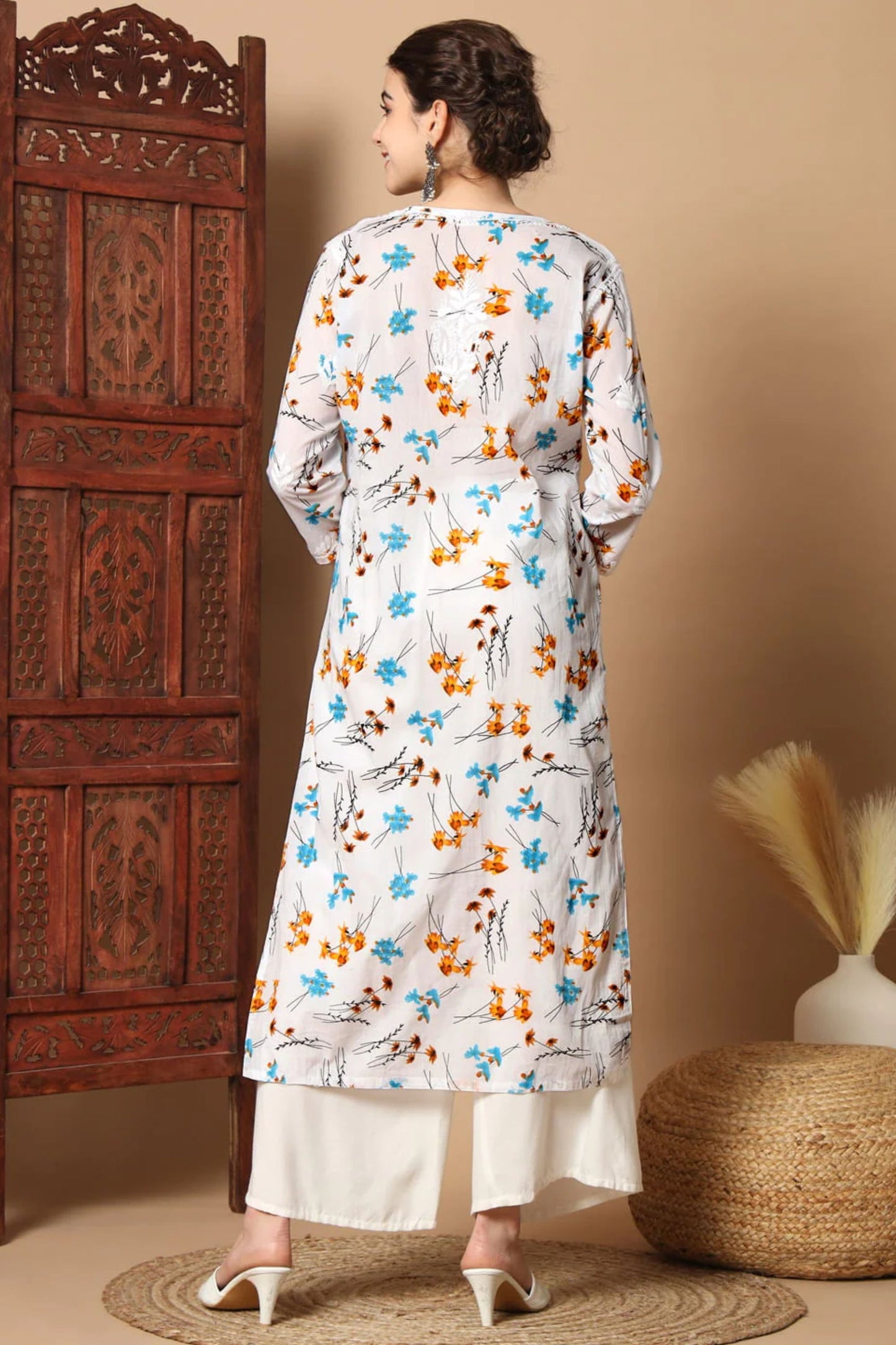 Floral Print Anisa White & Blue Chikankari Straight Kurta